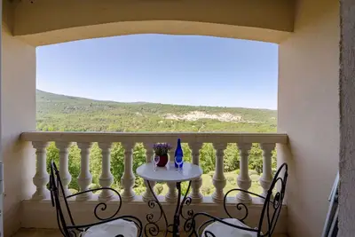 Image de Bel appartement dans une maison de vacances avec Wifi, Tv, balcon, vue panoramique, parking