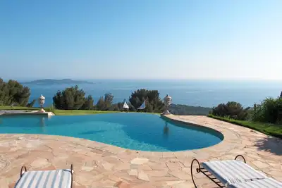 Image de Maison de vacances privée avec piscine privée, Wifi, climatisation, Tv, terrasse, parking