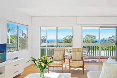 Image de 2bd, Aircond, Little Cove Beach, vues sur l'océan magique, 300 m de la plage, parc, Netflix