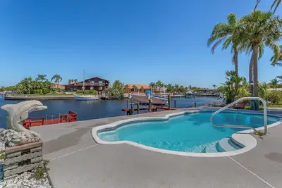 Image de ** Maison avec piscine privée sur le canal **