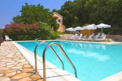 Image de Studios et appartements intelligents près de la mer avec grande piscine et vue imprenable