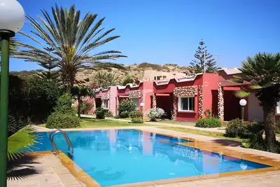 Image de Superbe bungalow avec vue sur l'océan près de la plage avec piscine