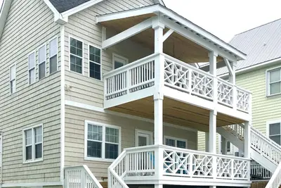 Image de * Oceanfront House * Sleeps12-18 * récréation * Disponible Semaines août 2500 $