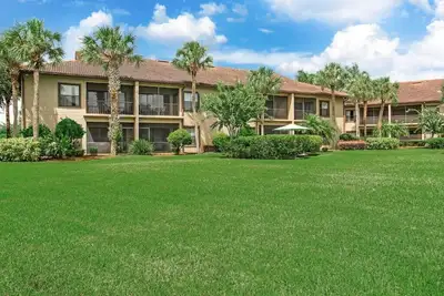 Image de Condo familial avec piscine extérieure complexe, WiFi, aire de jeux et plus encore!