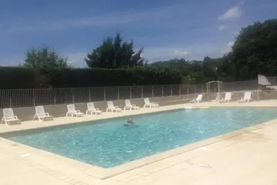 Image de Magnifique, spacieux appartement confortable avec piscine. 10 minutes Ă pied de Sarlat
