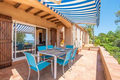 Image de Merveilleuse maison de vacances privée pour 6 personnes avec Wifi, Tv, terrasse et parking