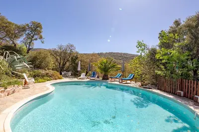 Image de Maison de vacances privée avec Wifi, piscine privée, Tv, terrasse, vue panoramique, parking