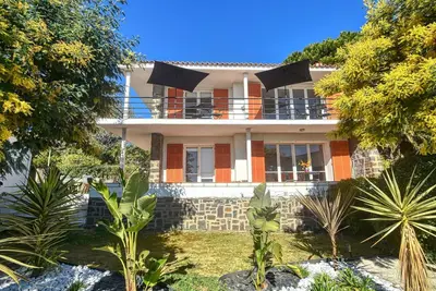 Image de Joli appartement dans une maison de vacances avec Wifi, climatisation, Tv, terrasse et parking