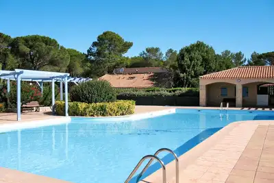 Image de Merveilleuse maison de vacances avec climatisation, Wifi, piscine, Tv, terrasse et parking