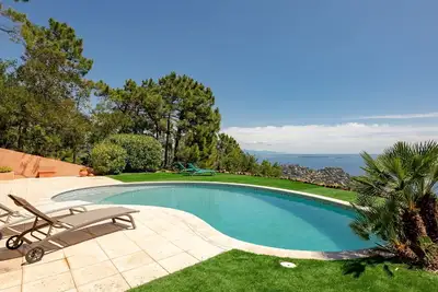 Image de Belle maison de vacances privée avec piscine privée, Wifi, climatisation, Tv, terrasse, parking