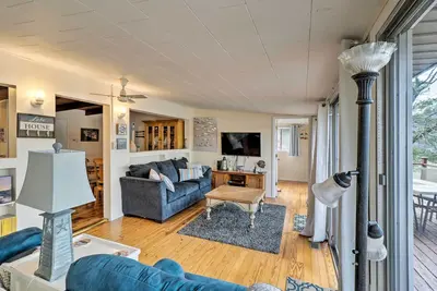 Nouveau! Riverfront Retreat avec salle de jeux et parking pour bateaux