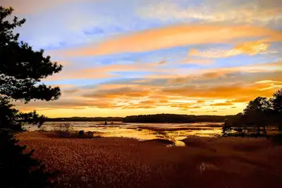 Image de Activités Gratuites tous les jours! Open & Bright 3bd - Incredible Tidal Marsh Views, A / C, Outdoor Shower, Big Deck