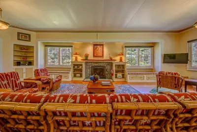 Image de Ola'a Plantation House dans Volcano Village à 1 mille de l'entrée du parc national