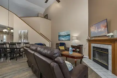 2000 Sq Ft, 3br 3 Ba Pointe Royale Condo, piscine intérieure chauffée