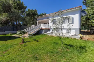 Image de Belle maison de vacances privée avec Wifi, climatisation, Tv, terrasse, animaux admis, parking