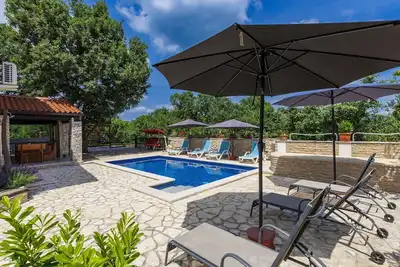 Image de Belle maison de vacances privée avec climatisation, Wifi, piscine privée, Tv, terrasse et parking