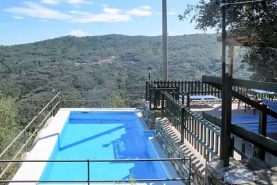 Image de Maison de vacances privée avec Wifi, piscine privée, Tv, terrasse, vue panoramique, parking
