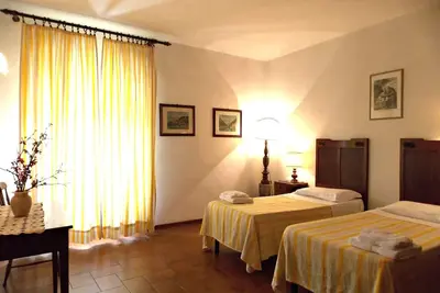 Image de Joli appartement dans une maison de vacances avec Wifi, piscine, Tv, vue panoramique, parking