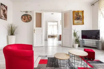 Image de Appartement spacieux 158m² à Budapest • Balcon • 2 Salles de bain • 30m du métro