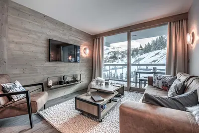 Image de Winter Courchevel \/ Phoenix 502, proche commerce
