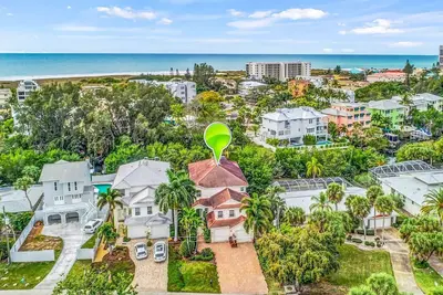 Image de Nouvelle offre avec lancement de kayak, promenade jusqu'à la plage de Siesta Key, maison de canal, pataugeoire, escaliers, WiFi