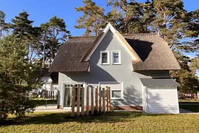 Image de Traumhaftes Reetdachhaus mit 2 Schlafz. , 2 Bädern, Sauna und Kamin in der Natur