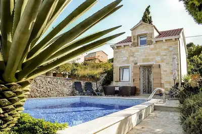 Image de Villa de charme avec piscine au coeur de Supetar