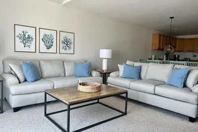 Image de Juste 1 Bloc De La Plage! ! ! North Wildwood. Cuisine entièrement équipée, wifi, parking. . . vous l'appelez! Ce condo est joliment décoré et très confortable!