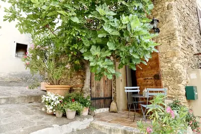 Image de Maison de charme à louer en plein coeur du village médiéval de Bormes