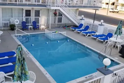 Image de Adorable condo Beach Block!