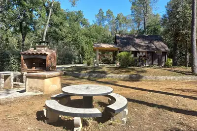Image de Chalet en bois au pied du Mont Ventoux Ă 2. 5 km de Bedoin