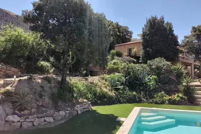 Image de Bel appartement en rez de villa, avec piscine, à la campagne
