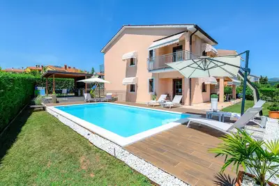 Image de Magnifique maison à Labin avec WiFi
