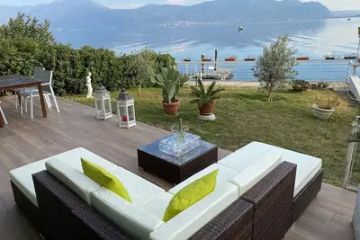 Image de Appartement de luxe sur le lac avec jardin privé