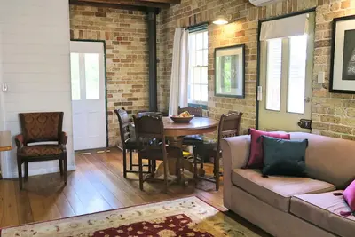 Image de Cottage en pierre de 2 étages de style héritage à Berrima historique