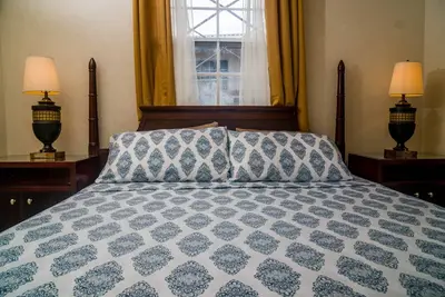 Image de Great location. . Lovely two 2 bedroom apartment in Warrens Terrace East.