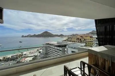 Image de 3 unités d'une chambre ou peut être combinée en suite de 3 chambres avec vue sur l'océan pour 10 personnes
