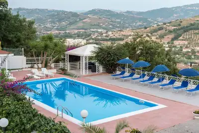Appartement Dans Villa Avec Piscine