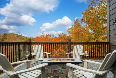 Image de Pool, Theater, Gameroom, Firepit, Hot Tub & Views, Sleeps 20
