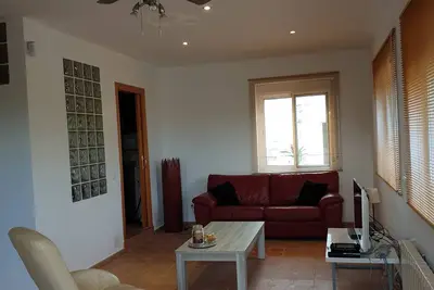 Image de Appartement entièrement meublé dans un quartier résidentiel calme dans une zone montagneuse avec vue sur Malaga