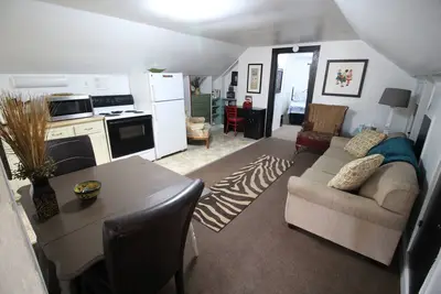 Image de Appartement mansardé confortable à la maison de papa