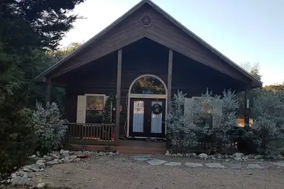 Image de Canyon Lake Home disponible pour location Ă long terme