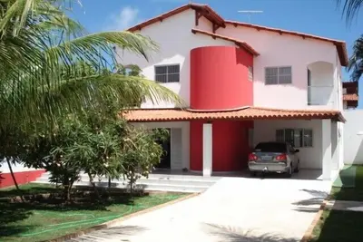 Image de Grande maison avec trois suites confortables, piscine, barbecue.