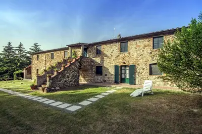 Beaux logements typiques toscans, avec A/C, Wi-Fi, dans une jolie ferme, D1