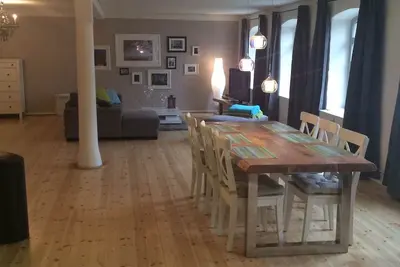 Image de Appartement de luxe, calme et verdoyant Ă Hambourg, Ă 7 minutes de la gare principale