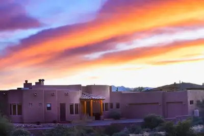 Image de Des kilomètres de sentiers. . . Vues d'un million de dollars ~ en N. Scottsdale / Rio Verde Foothills!