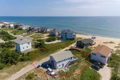 Image de Seahorse Cottage -Oceanside Old Nags Head - Vue sur l'océan avec 2 min à pied de la plage
