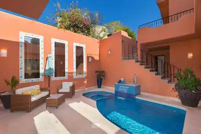 Image de Belle 2 Bd & 2. 5 Bth avec piscine et superbes vues!