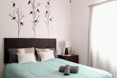 Image de Tout Nouveau Condo 2br. ENTIÈREMENT ÉQUIPÉ. SÉCURITÉ 24\/7