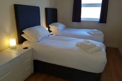 Image de Appartement spacieux, près de l'hôpital, des navires et de Mayflower